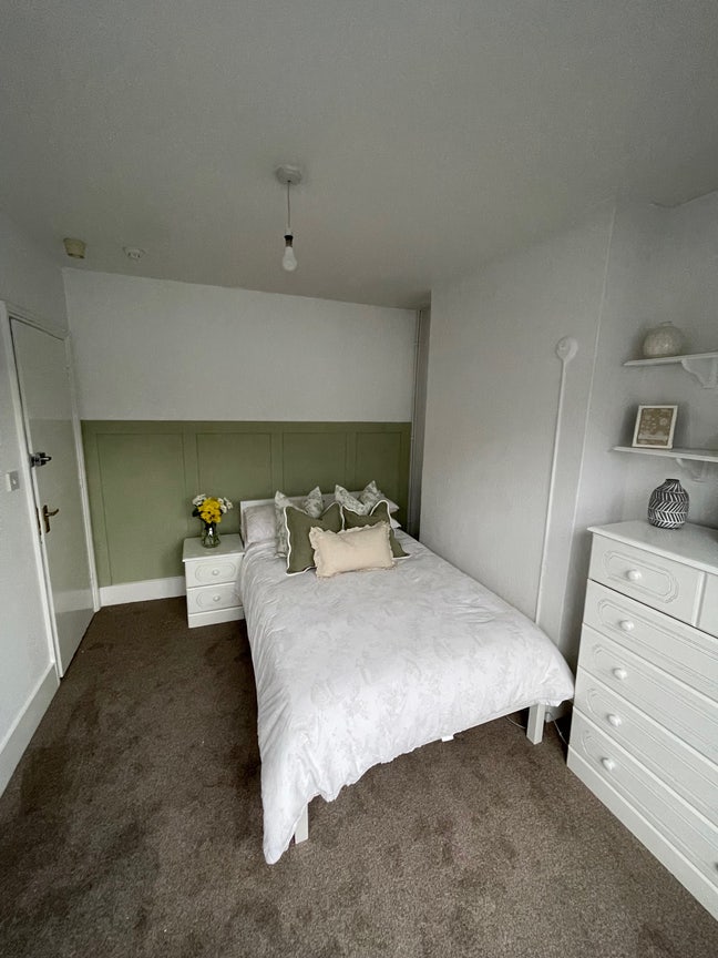 Double Room in Newly Refurbished House  Main Photo