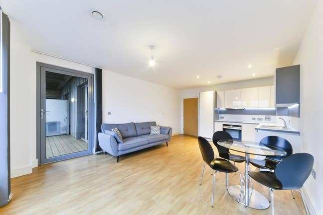 1 Bedroom Dalston Apt for Sublet Main Photo