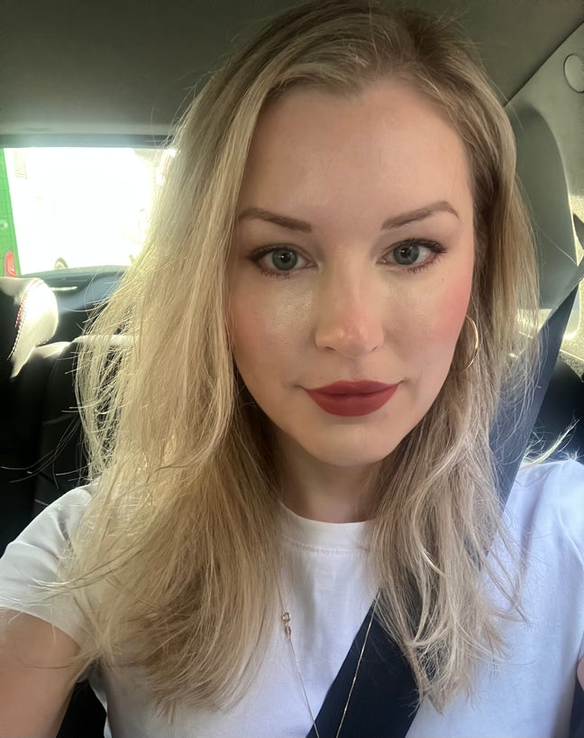 Professional female looking for room Main Photo