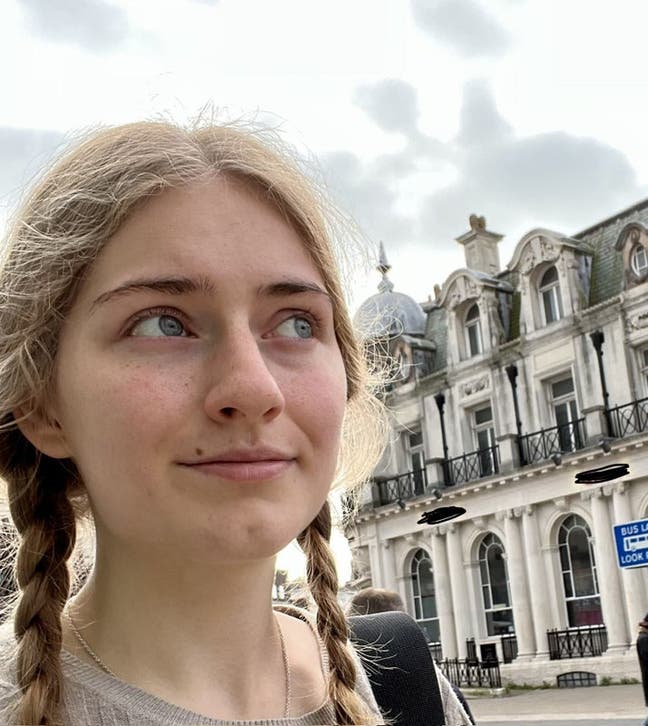 Student Female seeks a double room Main Photo