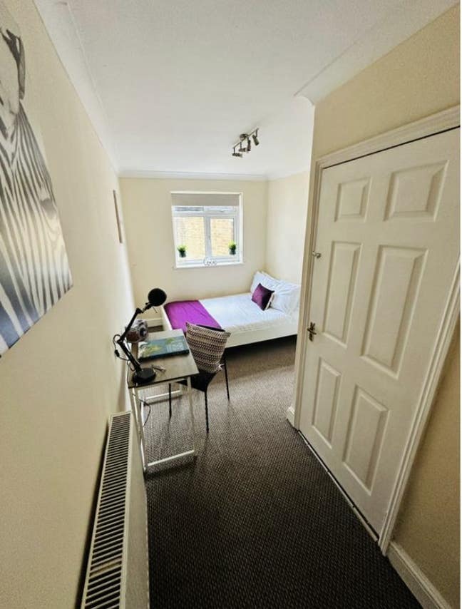 Double Room with En Suite in Acton Main Photo