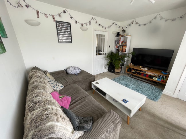 Looking for a housemate in Burley Main Photo