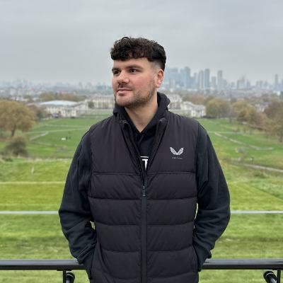 Professional, Male, Looking for a room Main Photo