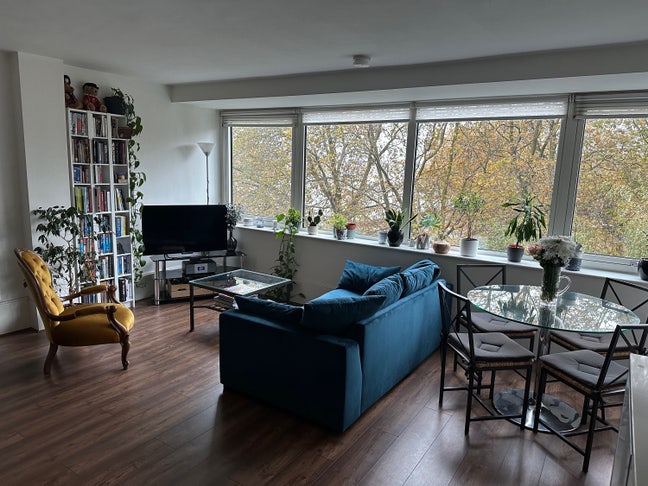 River view apartment between Canary Wharf and City Main Photo