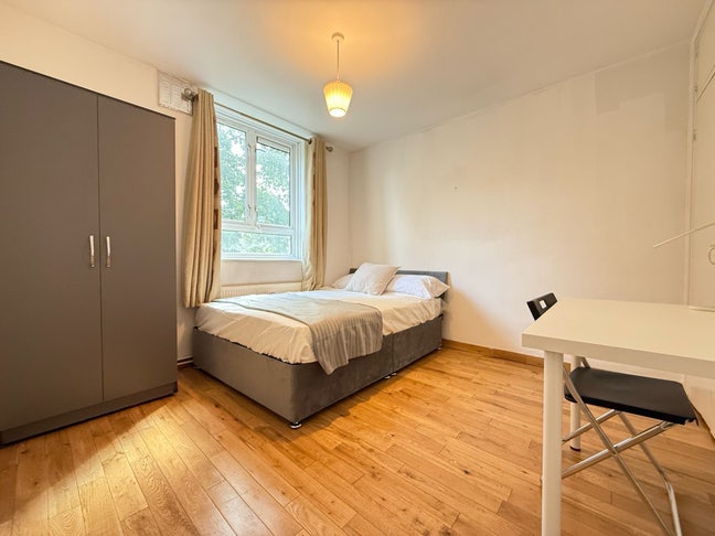 Double Room in Swiss Cottage Main Photo