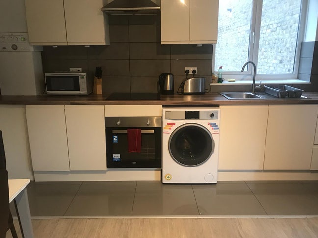 Double bedroom-Easy Putney/Kingston Vale Inc bills Main Photo