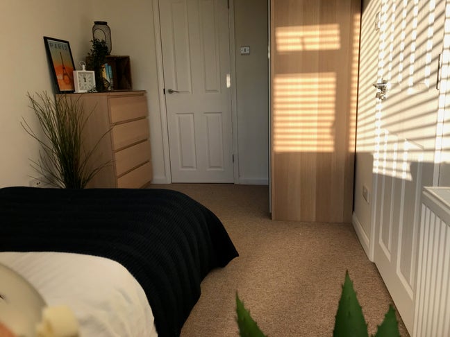 Gorgeous room - Perfect for Whiteley Main Photo