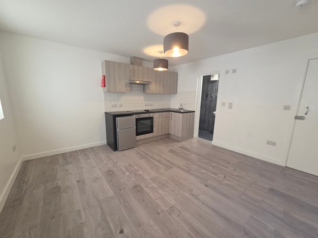 ***Norfolk Terrace Studio - C/T & Water Incl.*** Main Photo