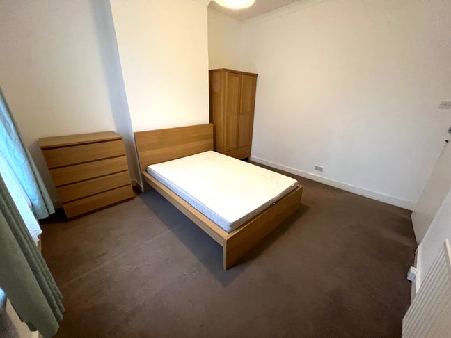 Double Room - 2 Kitchens & 2 Bathrooms Main Photo