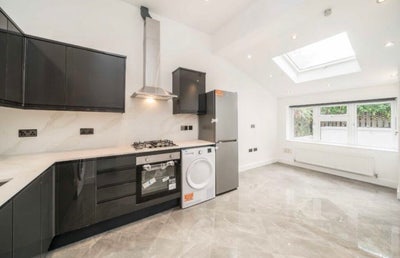 A New Furnished En-suite Room - Bills included  Main Photo