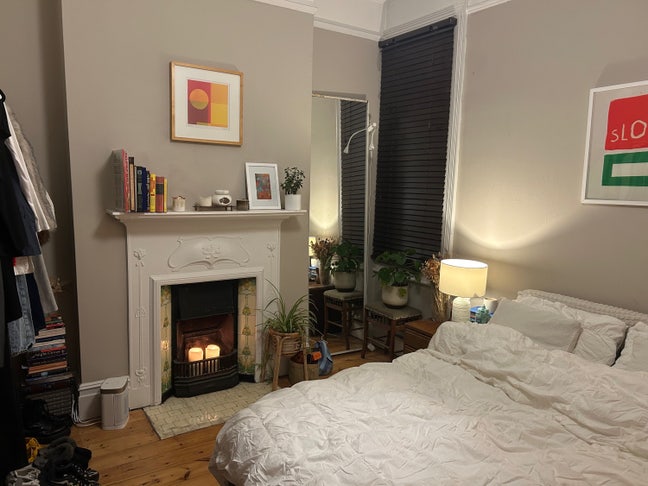 Big double room in Ealing gals Flat Main Photo