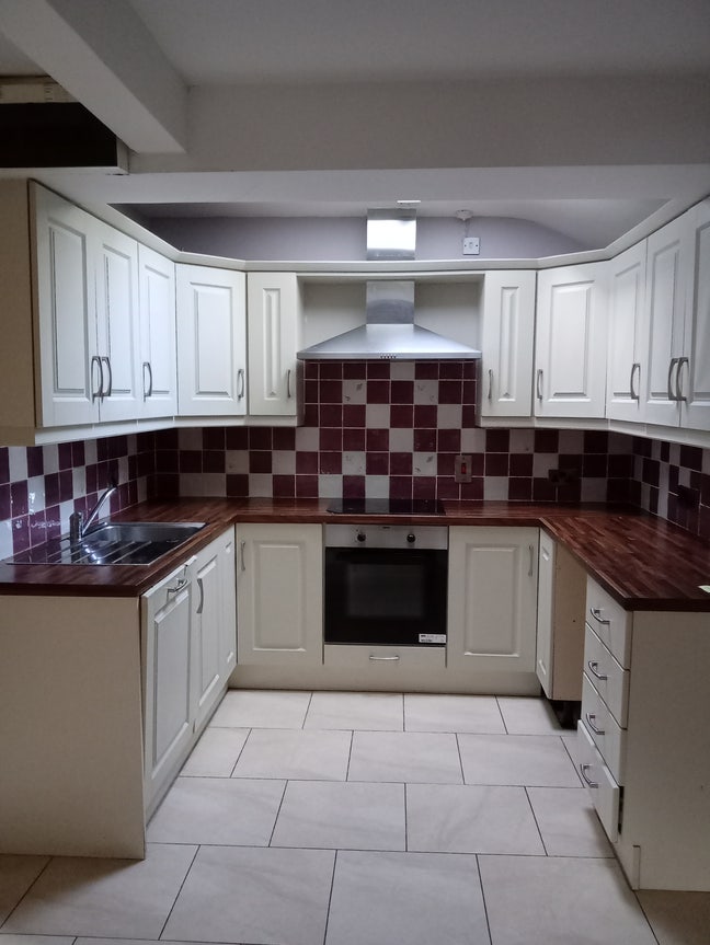 Room to rent in beautiful home  Main Photo