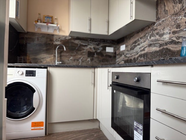 Modern One Bedroom, Clare Road, Close to Tube Main Photo