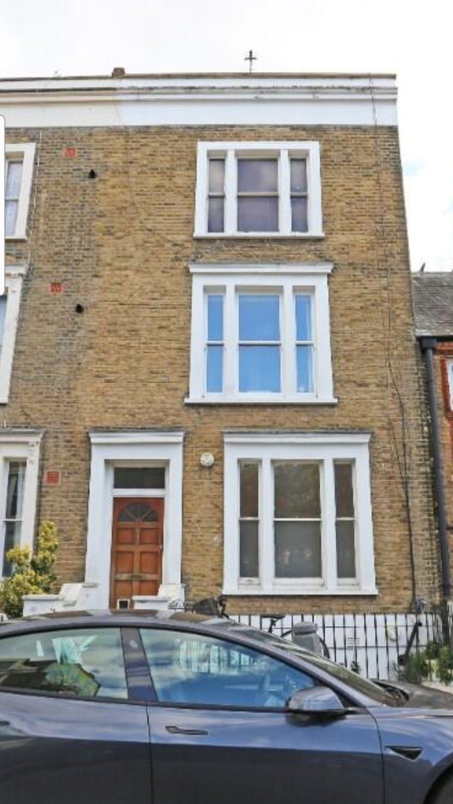 2 bedroom newly refurbished flat to let Main Photo