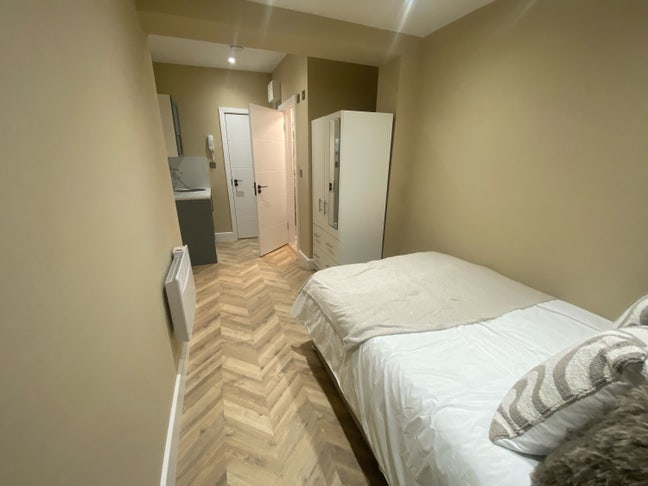 Premium En-suite Room in Slough Main Photo