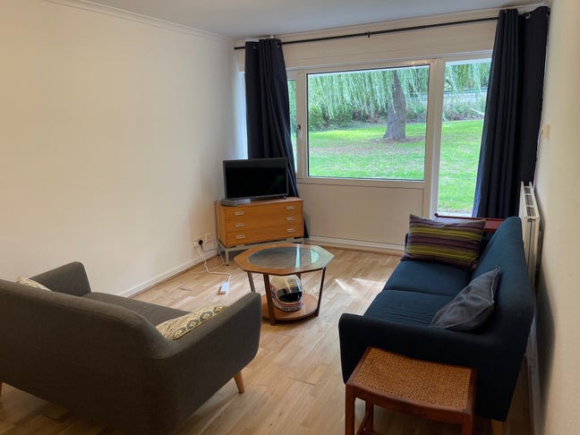 Queens Park 2 bed flat - furnished  Main Photo