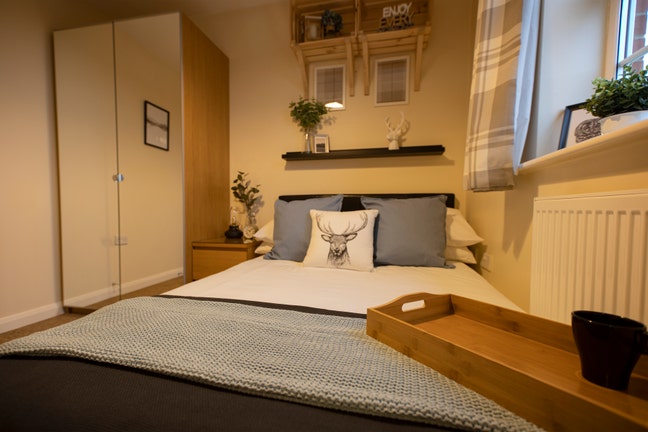 Comfortable Living in a quiet close  Main Photo