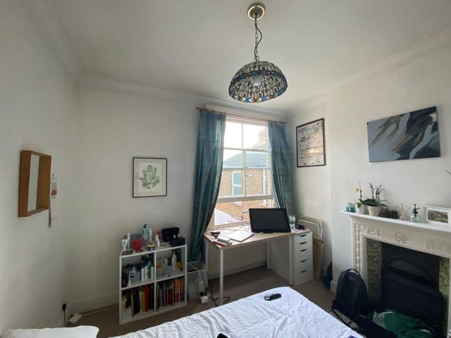 Double room in a two-bed garden flat Main Photo