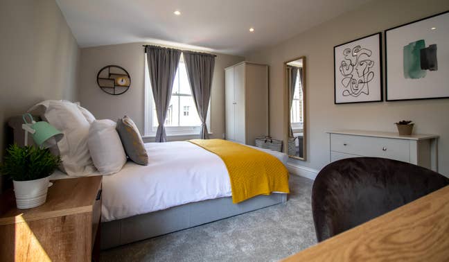 Large Double Room in Brixton Main Photo