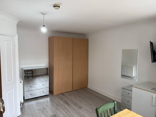 Small Studio Available Now Main Photo