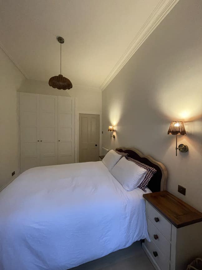 Double bedroom in convenient location  Main Photo