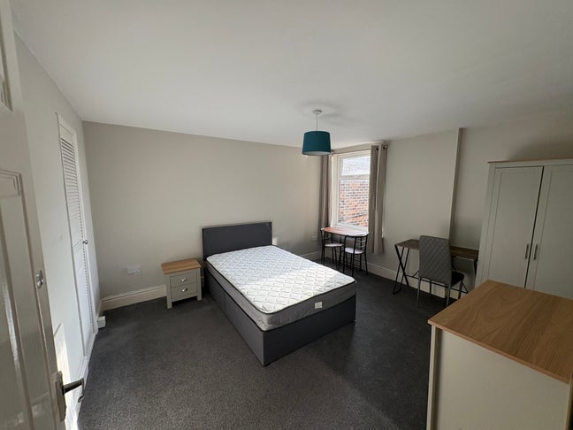Large double rooms in May Bank  Main Photo