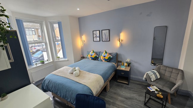 Brand New Highend - Studio luxury En-Suite Rooms.  Main Photo