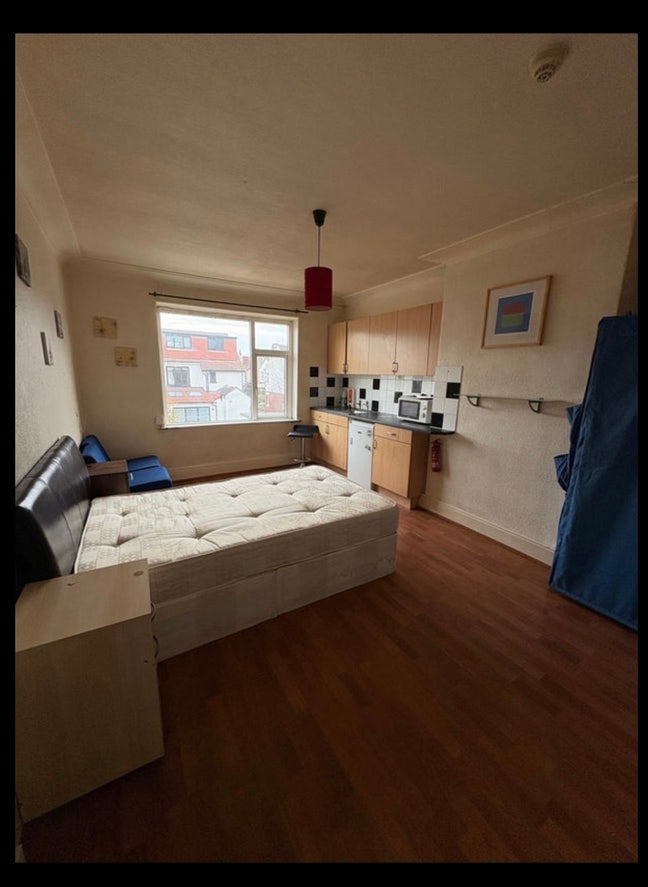 Double bed room flat to rent Main Photo