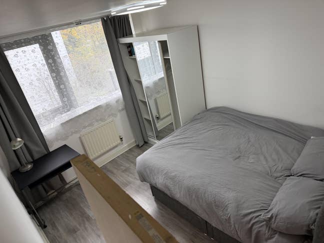 Double Bed Room Zone 2 Walk Canary Wharf Main Photo