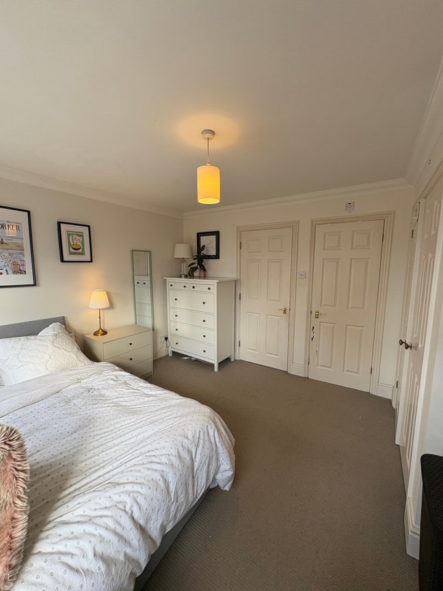 Spacious en suite double room in Clapham South Main Photo