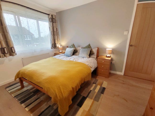 Lodger Wanted - Furnished Large Double Room Main Photo