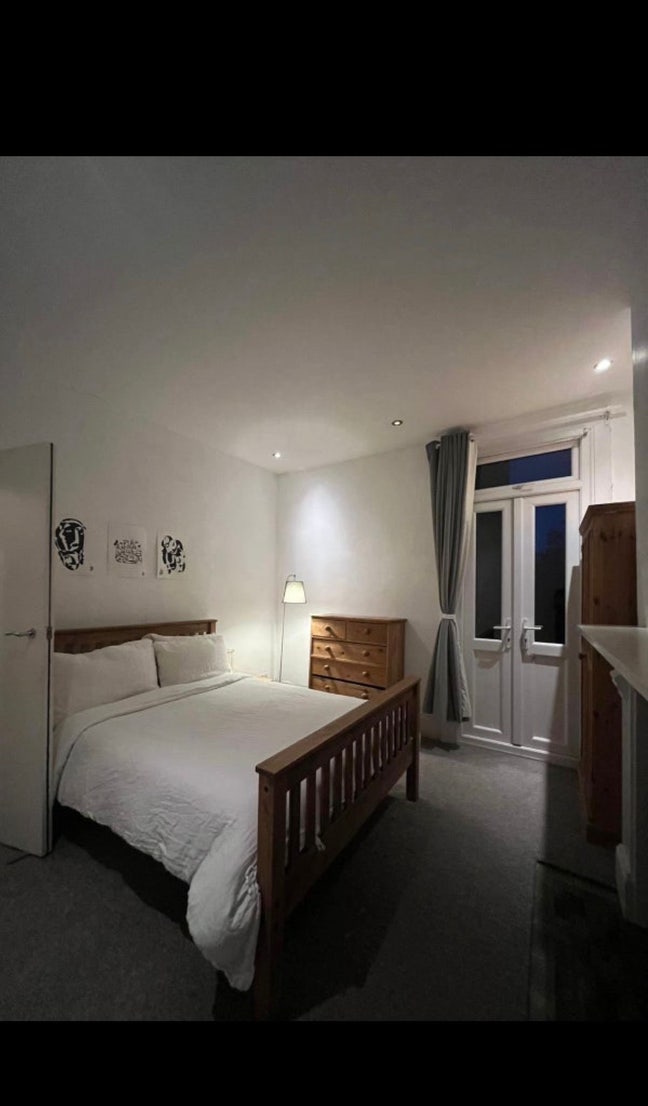 4 month Sub let Clapham North Main Photo