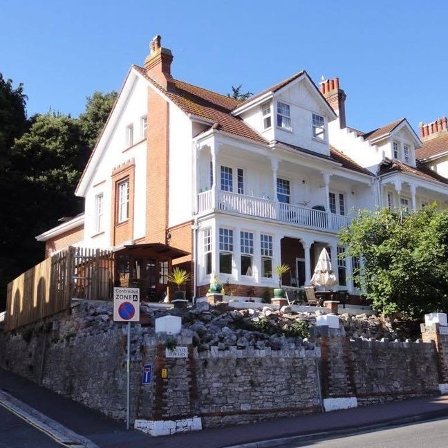 TQ town centre flat share 100m from the harbor Main Photo