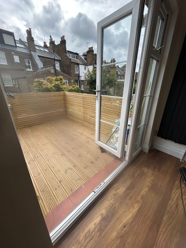 Pleasant studio  with outside space, close Belsize Main Photo