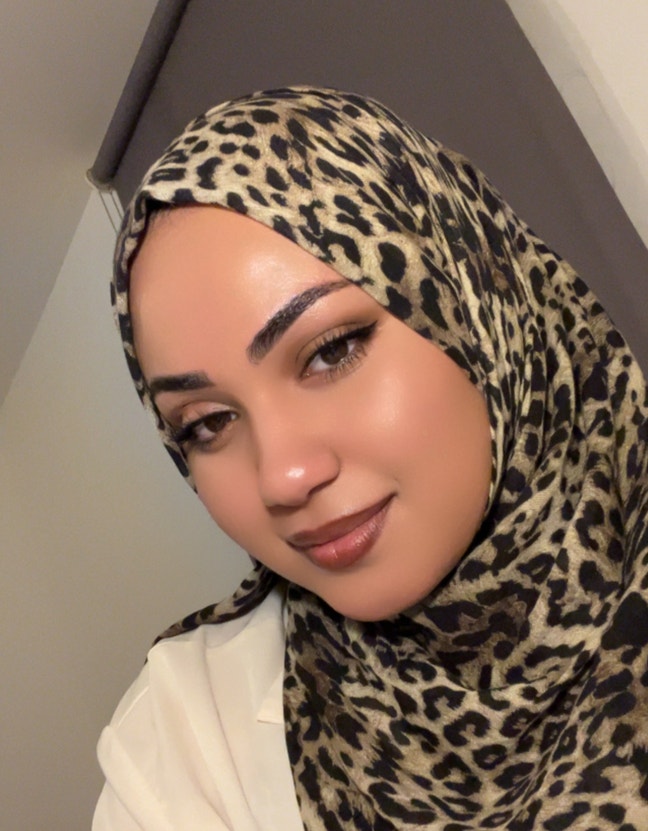 Professional Female seeks a single or double room Main Photo