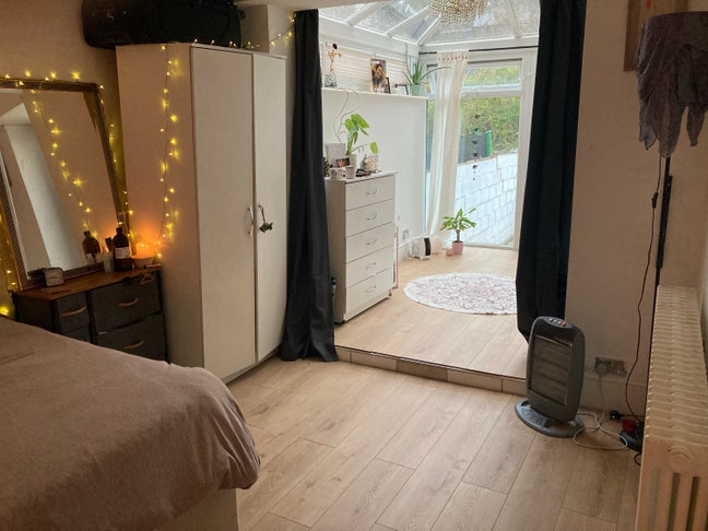 Large room in shared house by Arsenal tube  Main Photo