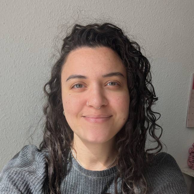 Professional Female seeks unfurnished double room Main Photo