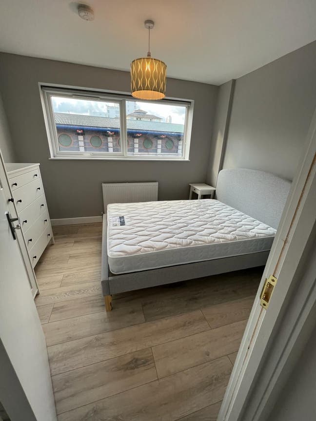  1 Very Spacious Room in Canada Water ! Main Photo