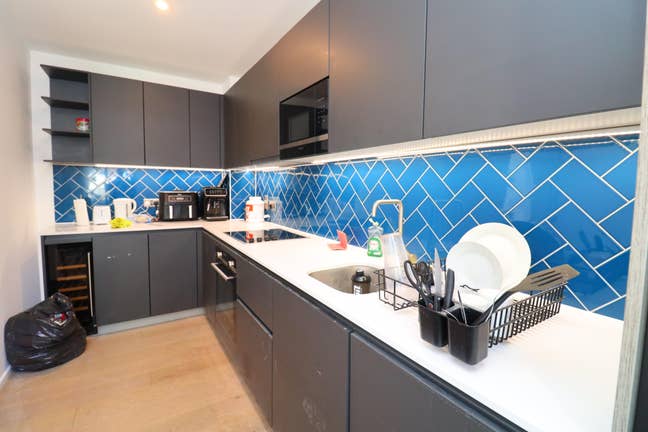 Gym, Cinema, Consierge: Shoreditch new build Main Photo