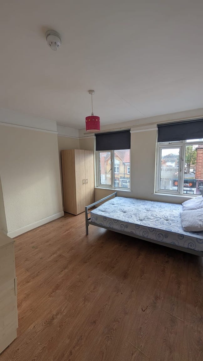 Large Room Inclusive Of Bills Main Photo