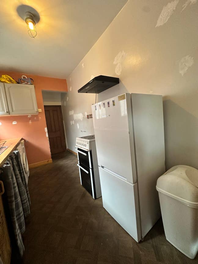 A double bed room to let in a beautiful House. Main Photo