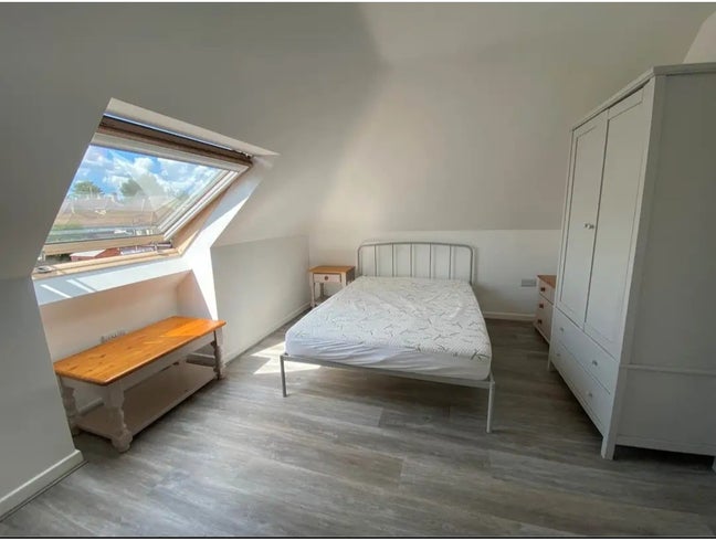 Newly decorated single room for Rent  Main Photo