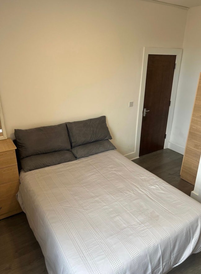 🛏️ Ensuite Room to Let in - Cricklewood Main Photo