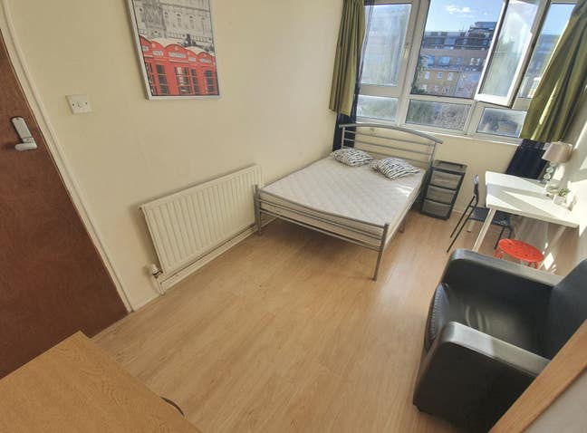 Large Room Near All Saints Main Photo