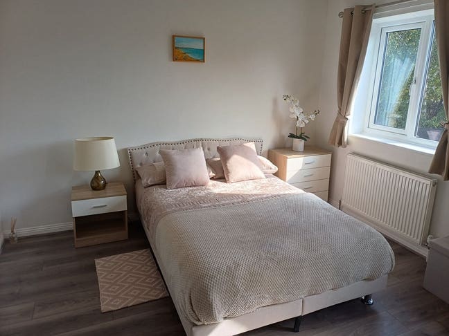 1 furnished double bedroom  Main Photo