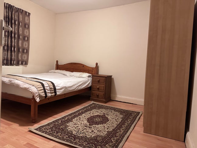 A Spacious Furnished Double Room in Hayes Main Photo