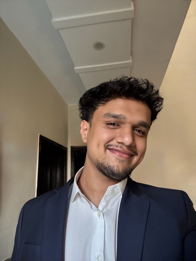 Looking for a room Main Photo