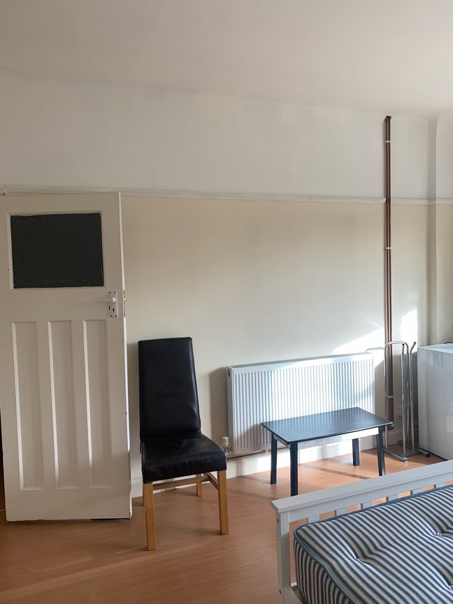 To rent  large double room  Main Photo