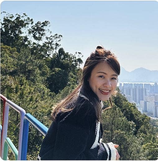 Professional Female seeks a single or double room Main Photo