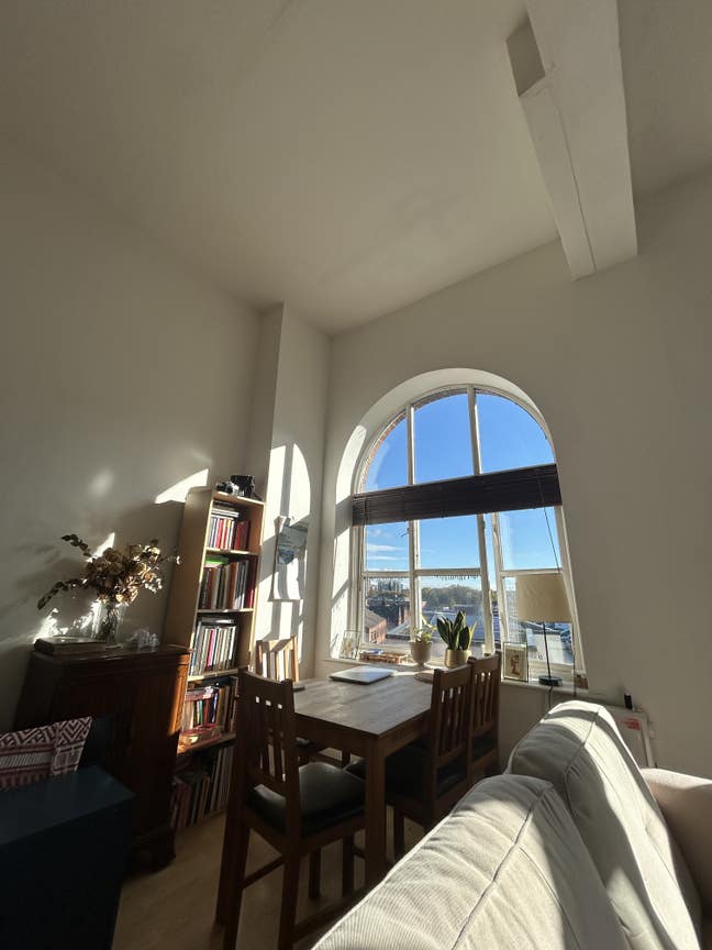 Double room available in Leeds city centre  Main Photo